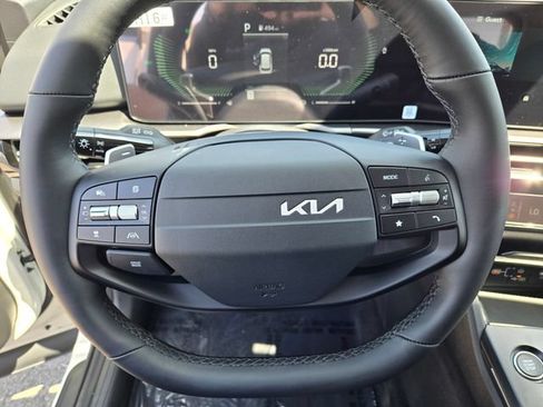 New 2026 Kia Sportage LX FWD image 16