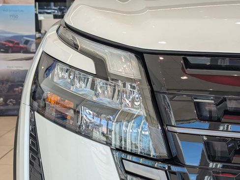 New 2026 Nissan Pathfinder SL image 10