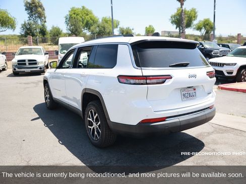 Used 2023 Jeep Grand Cherokee L Limited w/ Luxury Tech Group II RWD image 3