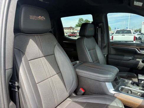 Used 2023 Chevrolet Silverado 1500 High Country AWD/4WD image 6