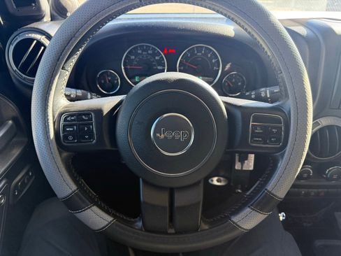 Used 2012 Jeep Wrangler Unlimited Sport image 18