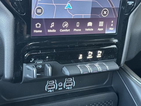 New 2026 RAM 1500 Laramie AWD/4WD image 19