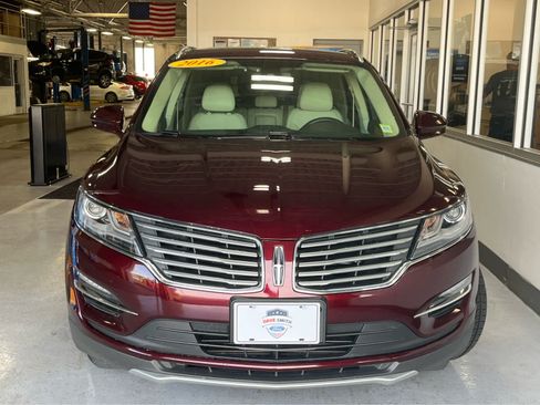 Used 2016 Lincoln MKC Select w/ Select Plus Package AWD/4WD image 2