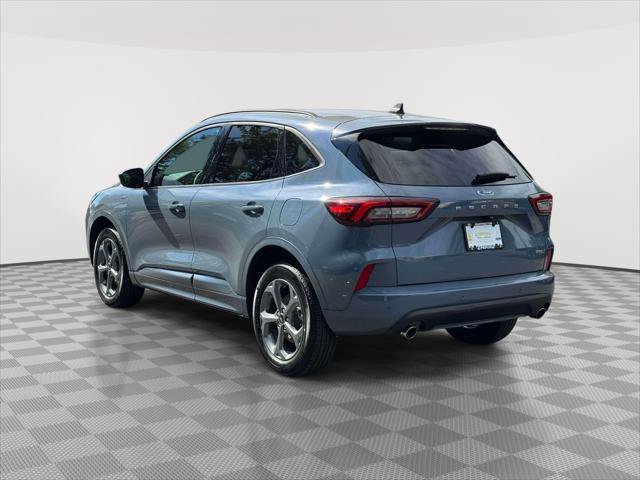Used 2023 Ford Escape ST-Line w/ Tech Pack #1 AWD/4WD image 5