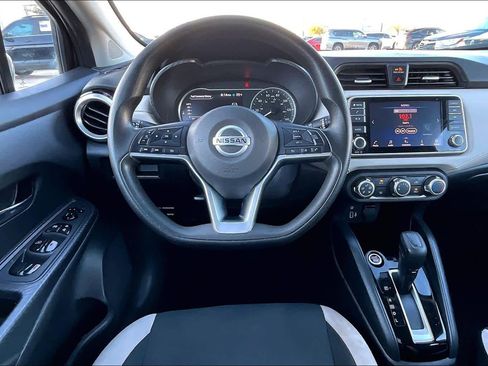 Used 2022 Nissan Versa SV w/ Electronics Package image 6