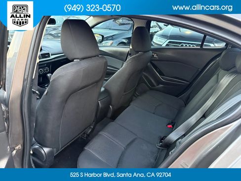 Used 2017 MAZDA MAZDA3 Sport w/ Preferred Equipment Package image 8