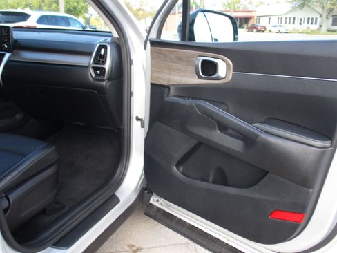 Used 2022 Kia Sorento X-Line EX image 28