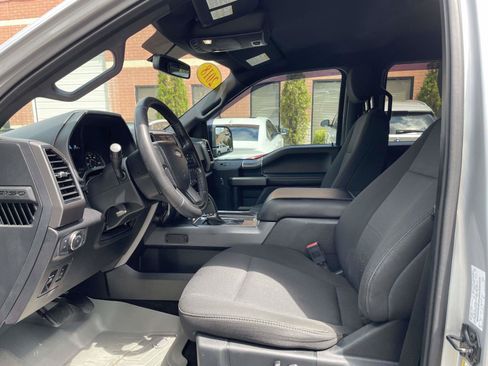 Used 2018 Ford F150 XLT w/ Equipment Group 302A Luxury AWD/4WD image 4