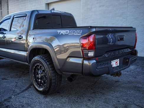 Used 2019 Toyota Tacoma TRD Off-Road w/ Technology Package image 10