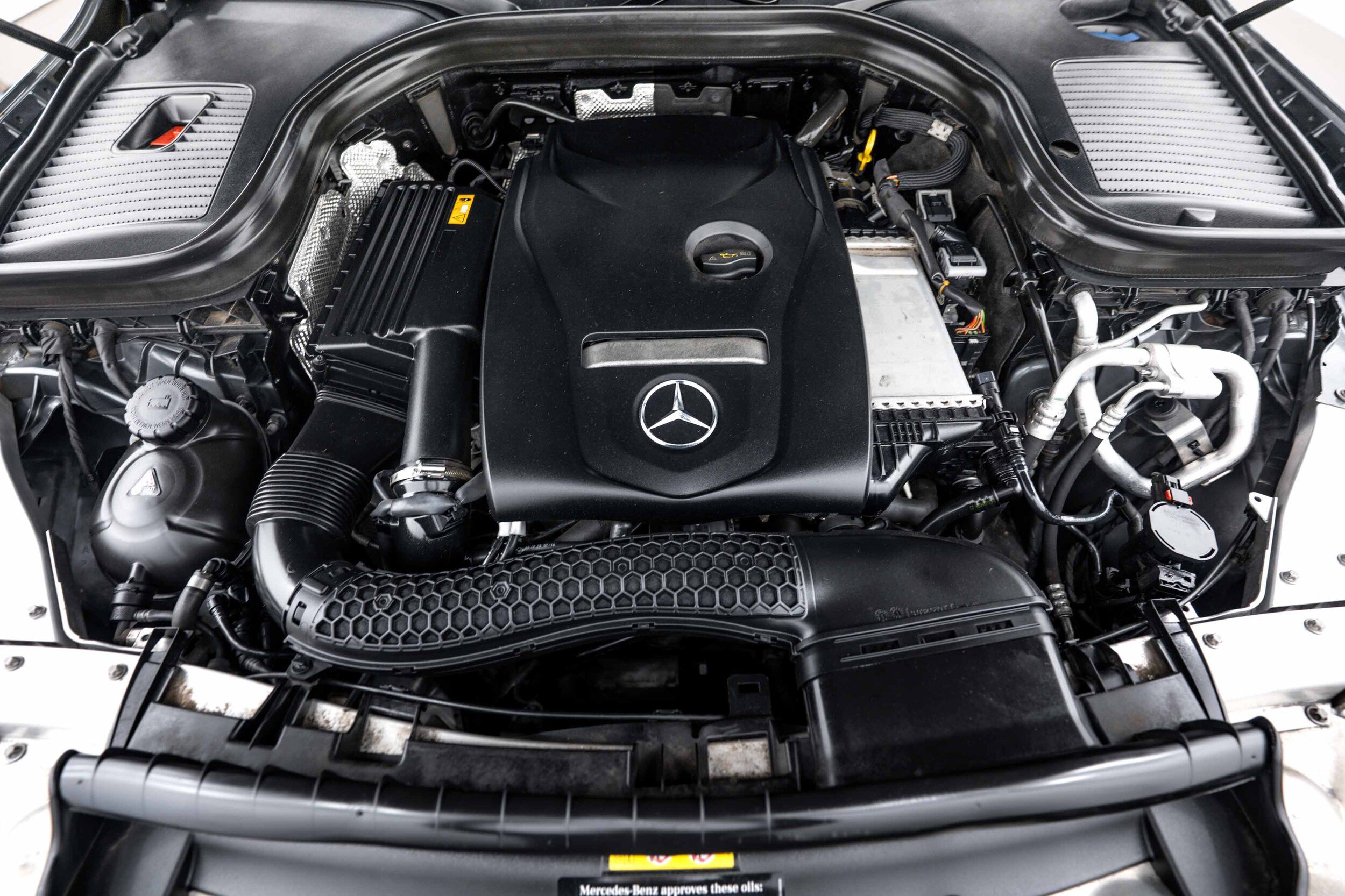 Used 2019 Mercedes-Benz GLC 300 4MATIC image 19