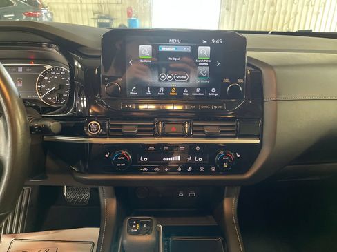 Used 2023 Nissan Pathfinder SL w/ SL Premium Package AWD/4WD image 23