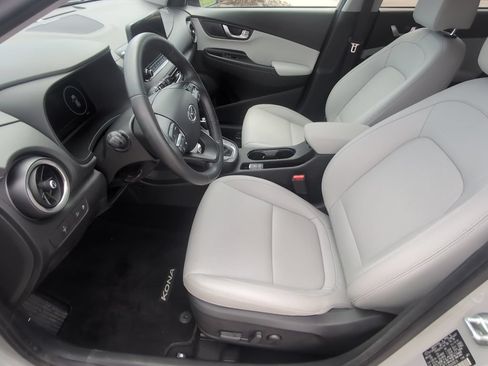 Used 2023 Hyundai Kona Limited AWD/4WD image 12
