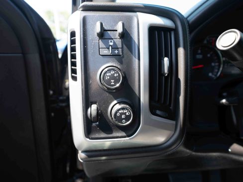 Used 2014 GMC Sierra 1500 SLT w/ SLT Crew Cab Value Package AWD/4WD image 11