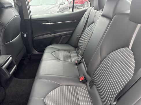Used 2023 Toyota Camry SE image 13