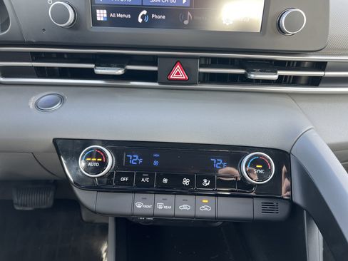 Used 2023 Hyundai Elantra SEL image 5