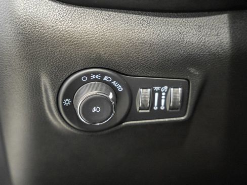 Certified 2023 Jeep Compass Latitude AWD/4WD image 41