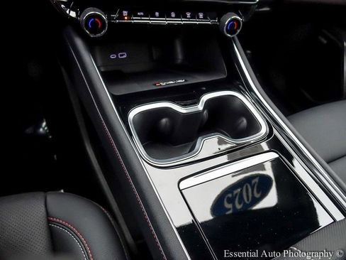 Used 2025 Chevrolet Traverse Z71 w/ Enhanced Driving Package image 20