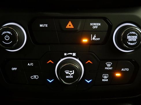 Certified 2023 Jeep Renegade Latitude image 19