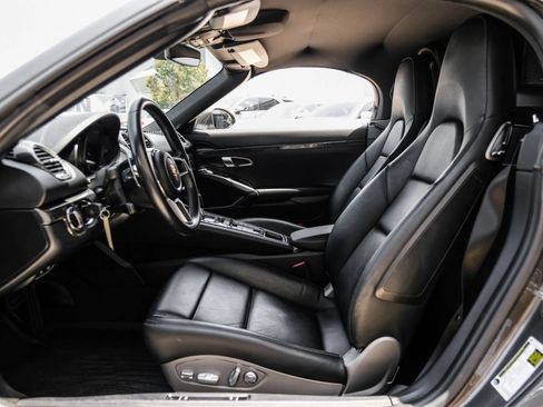 Used 2019 Porsche 718 Boxster RWD image 3