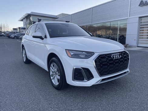 Used 2023 Audi Q5 2.0T Premium w/ Convenience Package image 1