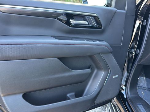 New 2026 Chevrolet Suburban RST image 14