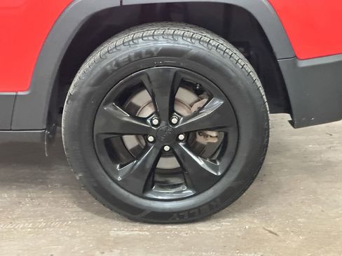 Certified 2021 Jeep Cherokee Latitude Plus image 52