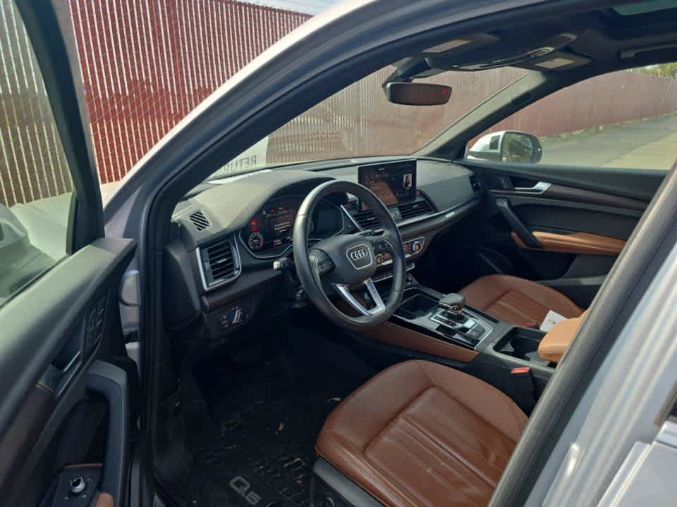 Used 2023 Audi Q5 2.0T Premium Plus w/ Premium Plus Package AWD/4WD image 9