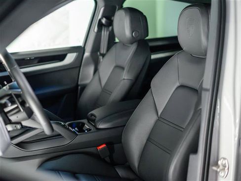 New 2026 Porsche Cayenne Coupe image 5