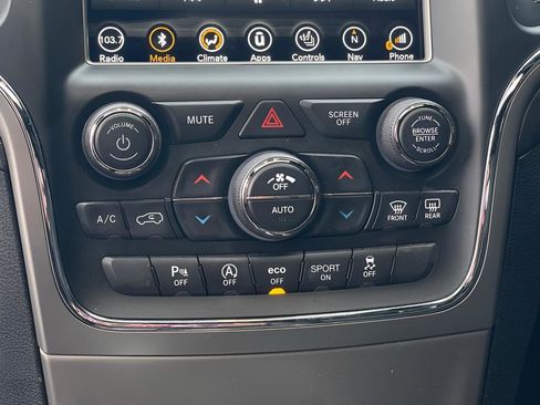 Used 2018 Jeep Grand Cherokee Altitude image 25