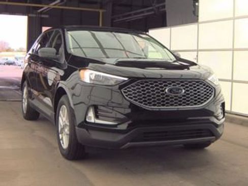 Used 2024 Ford Edge SEL w/ Convenience Package AWD/4WD image 4