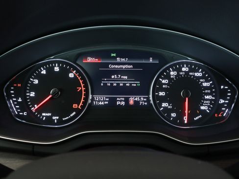 Used 2024 Audi Q5 2.0T Premium w/ Convenience Package image 20