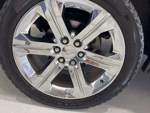 Used 2019 Chevrolet Tahoe LT image 3