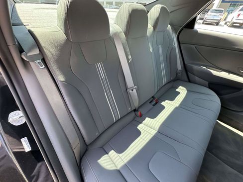 Used 2023 Hyundai Elantra SEL w/ Convenience Package FWD image 21