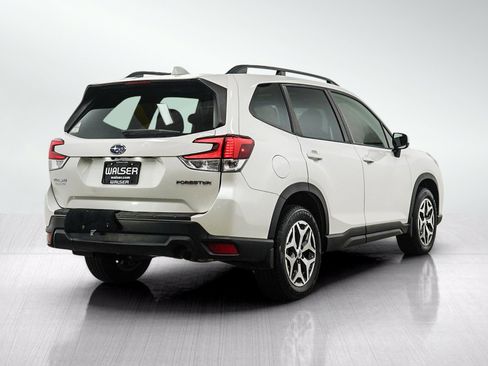 Used 2020 Subaru Forester Premium AWD/4WD image 5