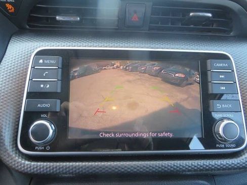 Used 2018 Nissan Kicks SV FWD image 20