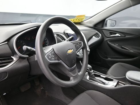 Used 2022 Chevrolet Malibu LS image 19
