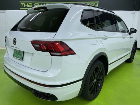 Used 2022 Volkswagen Tiguan SE R-Line FWD image 10
