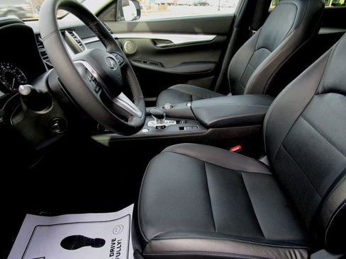 Used 2019 INFINITI QX50 Essential w/ Premium Heat Package image 18