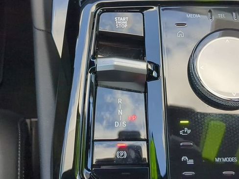 Used 2024 BMW 540i xDrive image 18