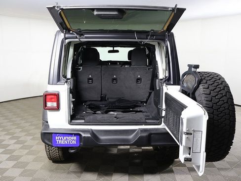 Used 2022 Jeep Wrangler Unlimited Sport AWD/4WD image 12