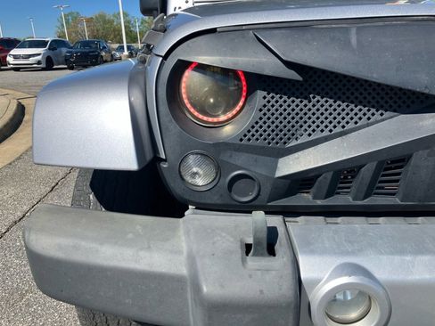 Used 2014 Jeep Wrangler Unlimited Sahara w/ Connectivity Group image 28