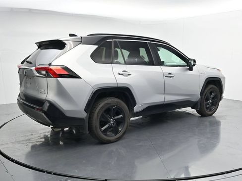 Used 2021 Toyota RAV4 XSE AWD/4WD image 8