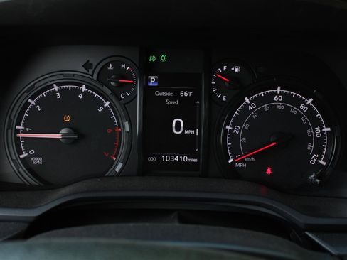 Used 2021 Toyota 4Runner SR5 Premium w/ Moonroof Package AWD/4WD image 10