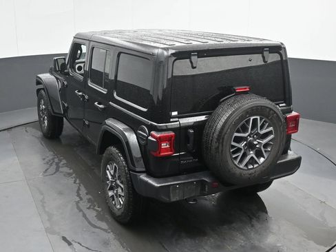 Used 2025 Jeep Wrangler Unlimited Sahara AWD/4WD image 37