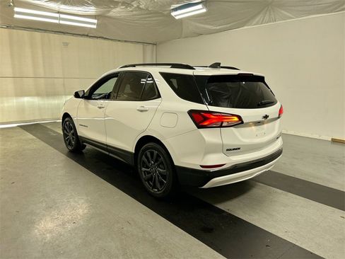 Used 2022 Chevrolet Equinox RS w/ RS Leather Package image 7