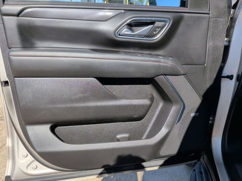 Used 2023 Chevrolet Suburban RST w/ Sport Performance Package image 13