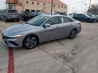 Used 2025 Hyundai Elantra SEL video 1