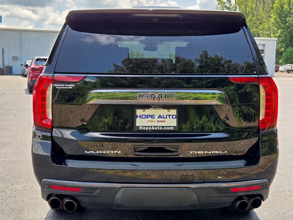Used 2023 GMC Yukon Denali Ultimate AWD/4WD image 4