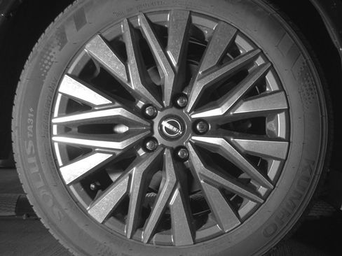 Used 2025 Nissan Altima 2.5 SV FWD image 15