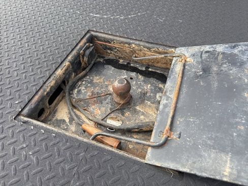 Used 2017 Ford F350 Lariat w/ Chrome Package image 16